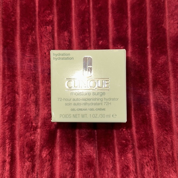 Clinique Moisture Surge - Picture 2 of 3
